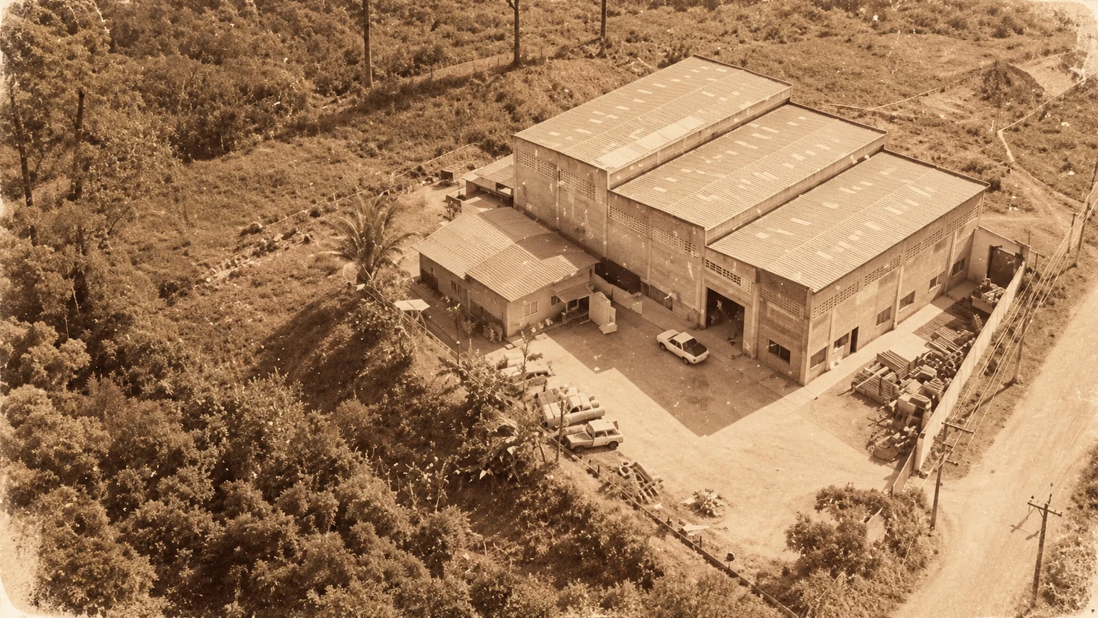 Foto histórica aérea da fábrica Capanyl